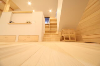 浮造りの床 - K.S様邸 新発田市 - もみの木の家 施工事例